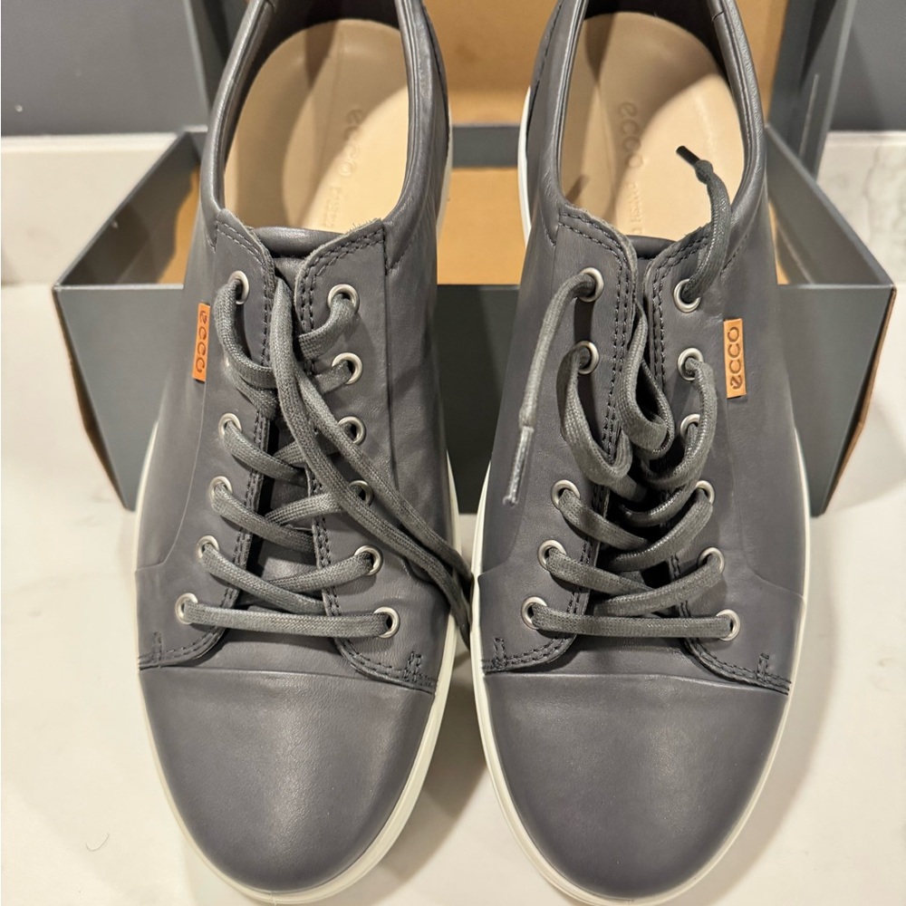 ECCO Men's Gray Leather Sneakers